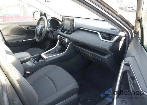 2019 Toyota Rav4 Le z USA, uszkodzony, nr VIN JTMF1RFV1KD022695